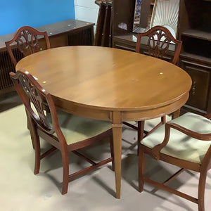 Extending Oval Table