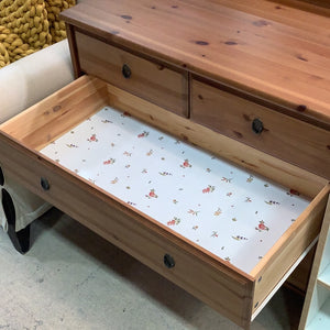 Minimalist Wood Bedroom Vanity