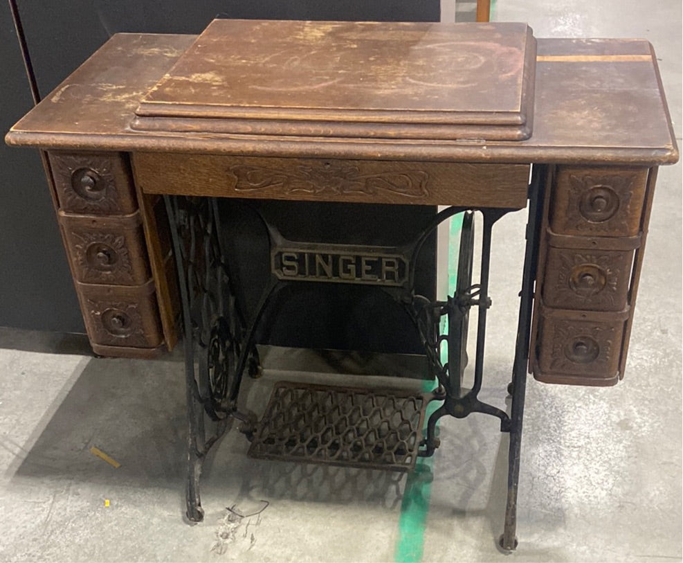 Vintage Singer Sewing Machine Desk – Habitat for Humanity Greater ...