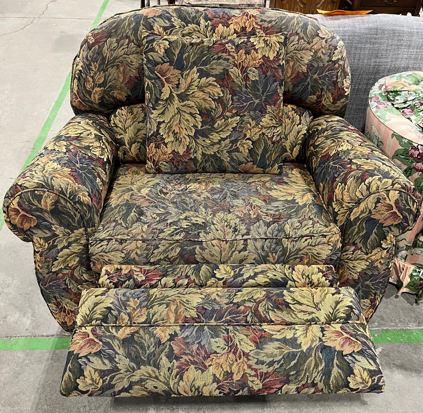 Lazy boy floral recliner hotsell
