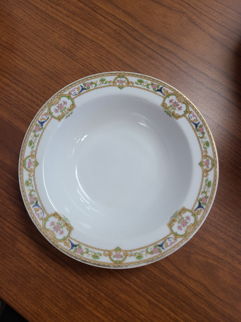 Vintage Bernardaud Limoges Fine China Dinnerware Set – "Doreen" Pattern (36 Pieces)