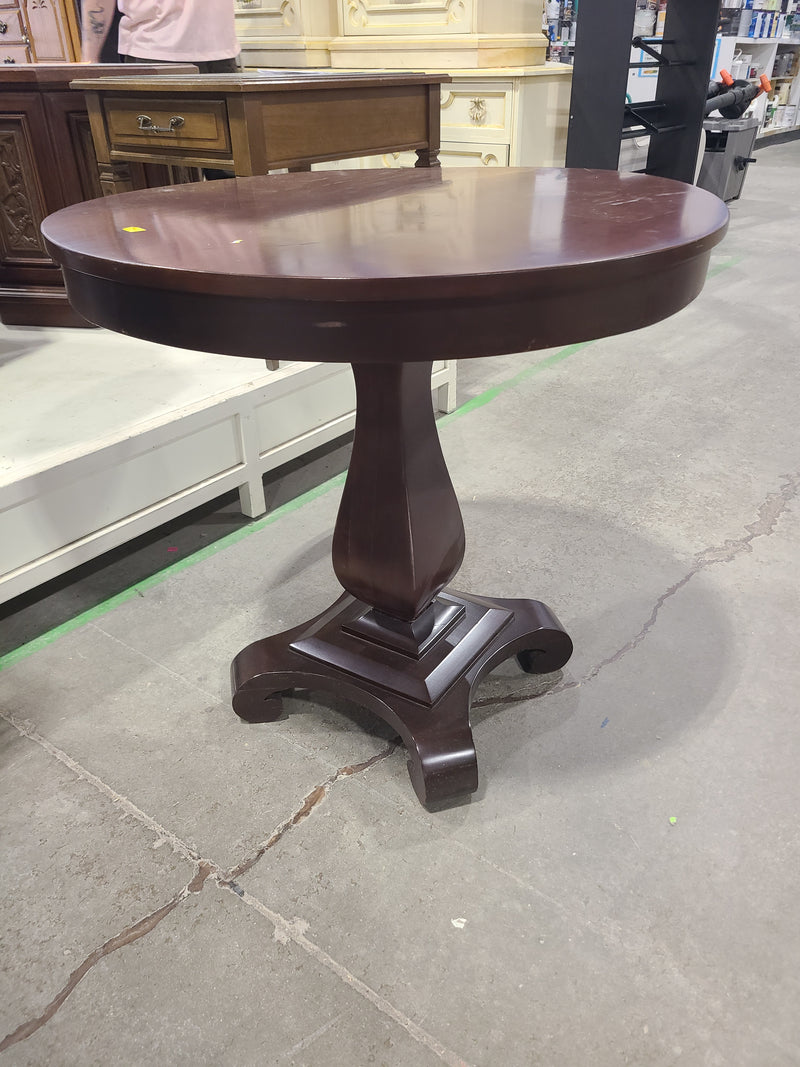 Traditional Round Mahogany Pedestal Side Table