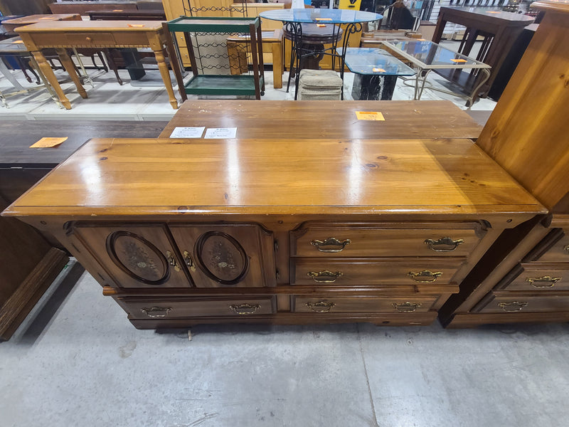 Vintage Floral-Inlaid Wood Credenza Dresser – Warm Honey Finish