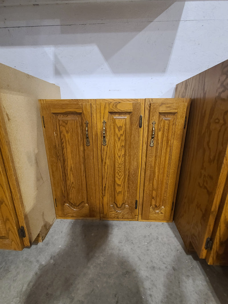 Classic Oak Raised-Panel Kitchen Cabinet Set (13 Pieces Total)