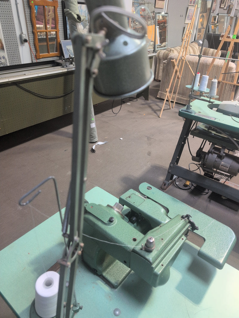 Blind Hemmer Industrial Sewing Machine with Table