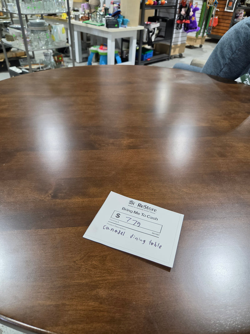 Round Canadel Dining Table