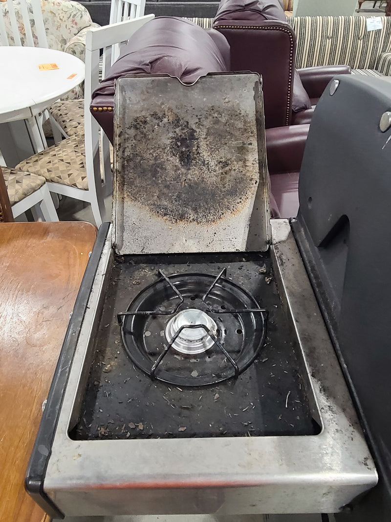 Good Condition Broil King Baron Stainless Steel 4-Burner Propane BBQ Grill with Side Burner