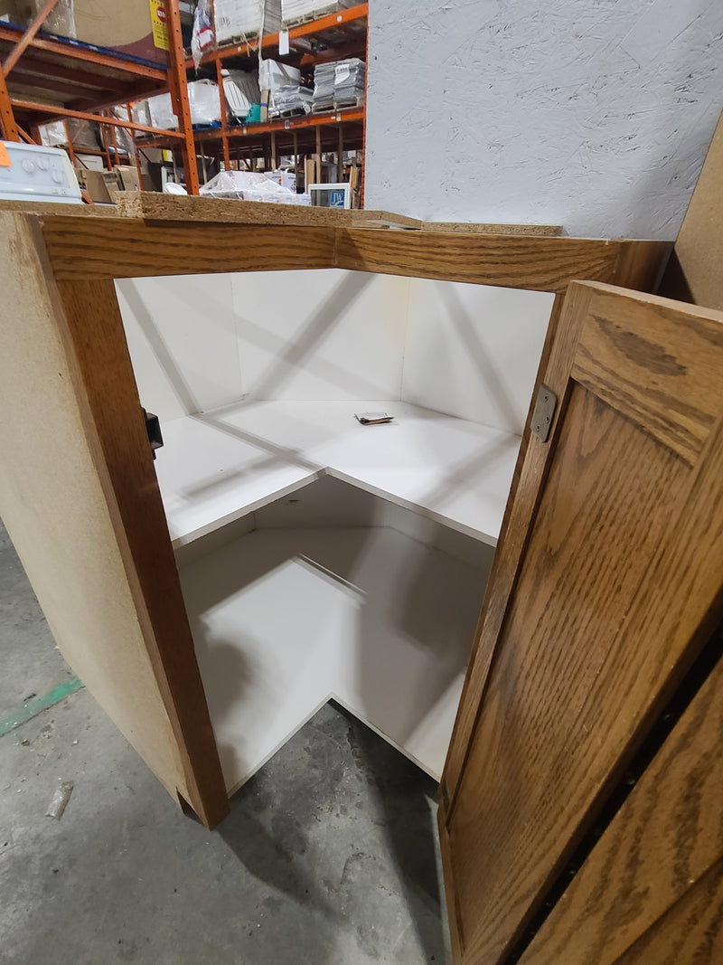 Classic Oak Raised-Panel Kitchen Cabinet Set (13 Pieces Total)