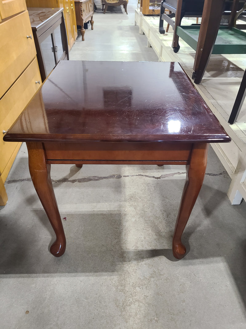 Queen Anne Style Wood End Table with Drawer in Brown
