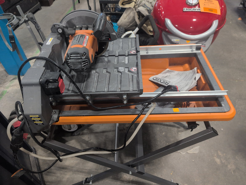 RIDGED 9 Amp 7 Inch Portable Wet Tile Saw with Stand