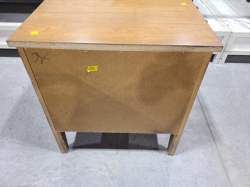 Classic Vintage-Style 2-Drawer Oak Nightstand