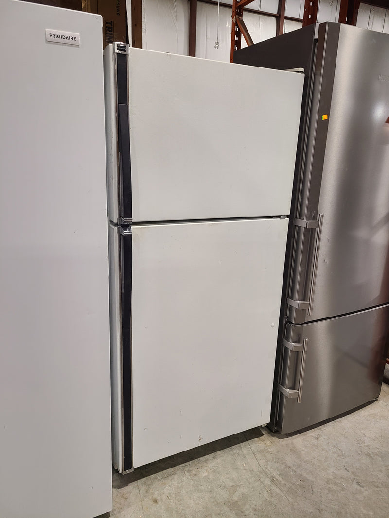 Good Condition Kenmore White Top-Freezer Refrigerator