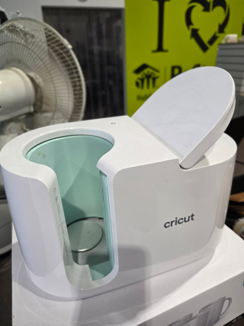 Cricut Mug Press with 6pk Cricut Ceramic Mug Blanks