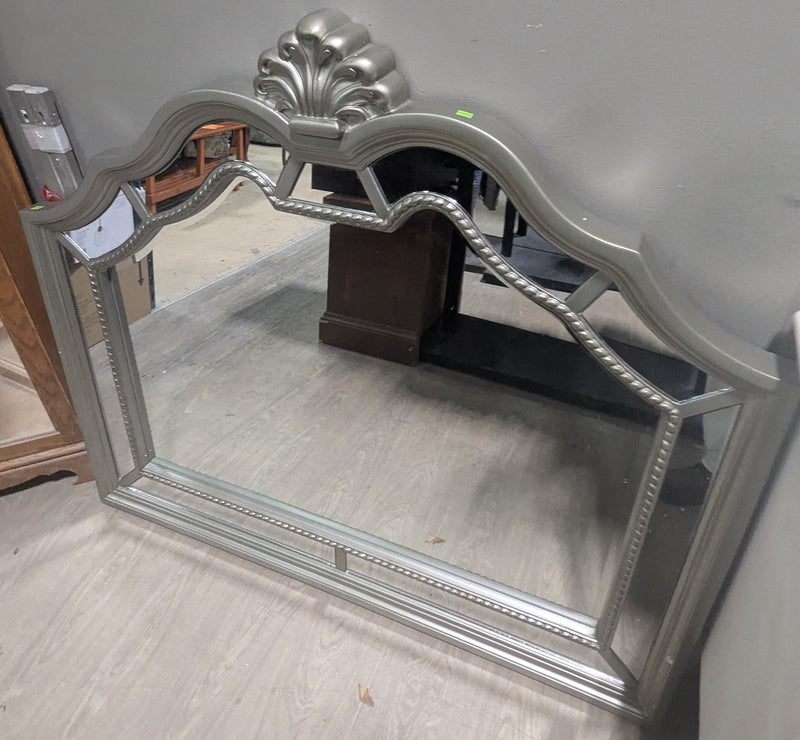 Furniture of America Azha Mirror in Silver