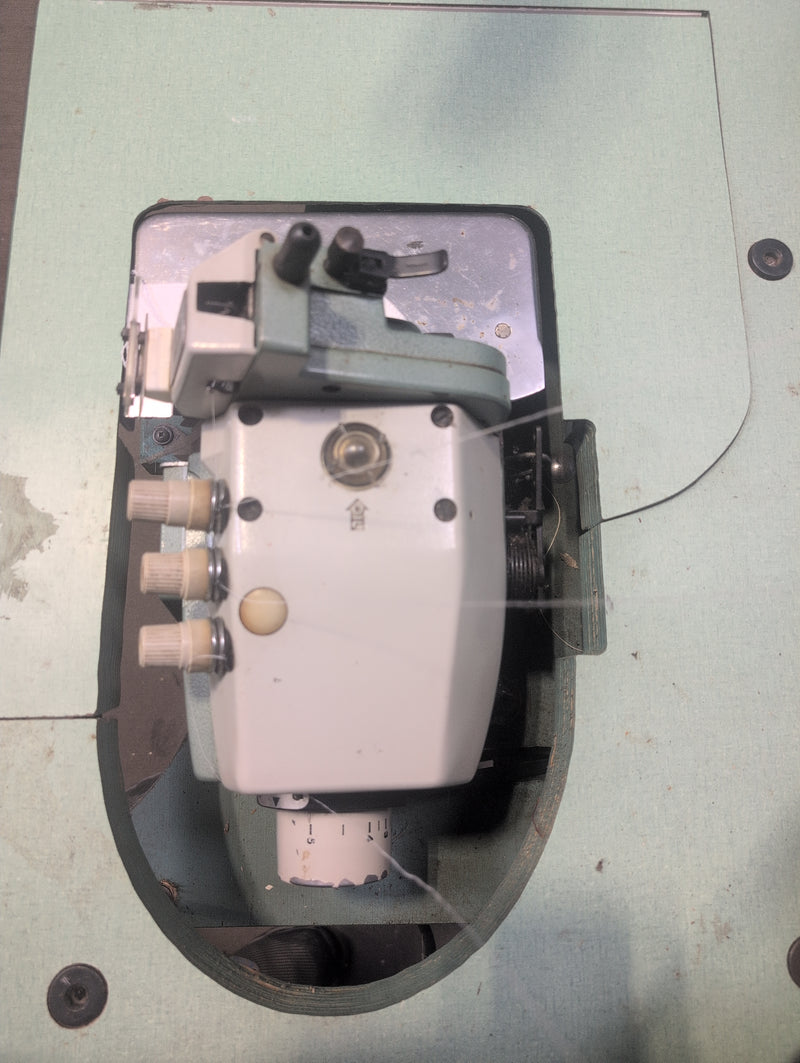 Overlocker Industrial Sewing Machine with Table
