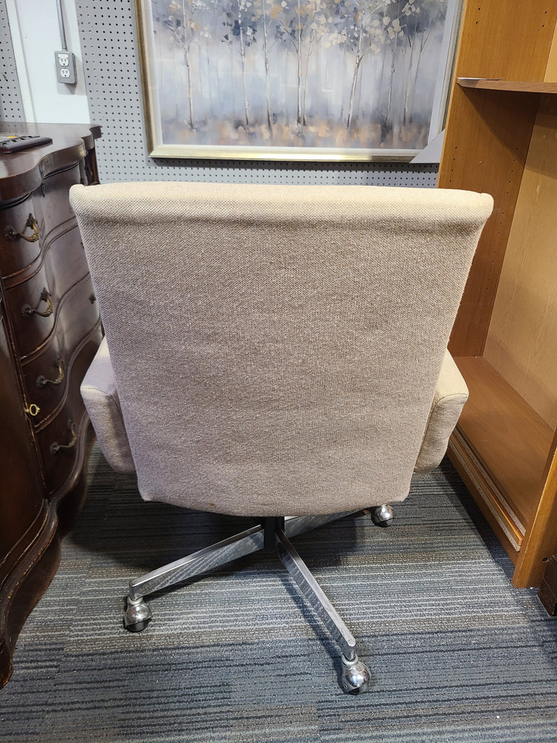 Mid-Century Modern Inspired Swivel Office Chair