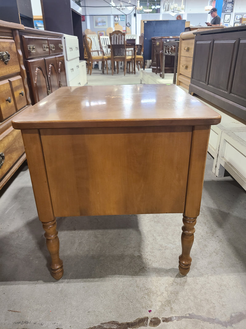 Vintage Colonial Style Solid Maple Side Table / Nightstand with Drawer