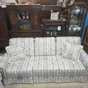 Traditional Cream Floral Couch