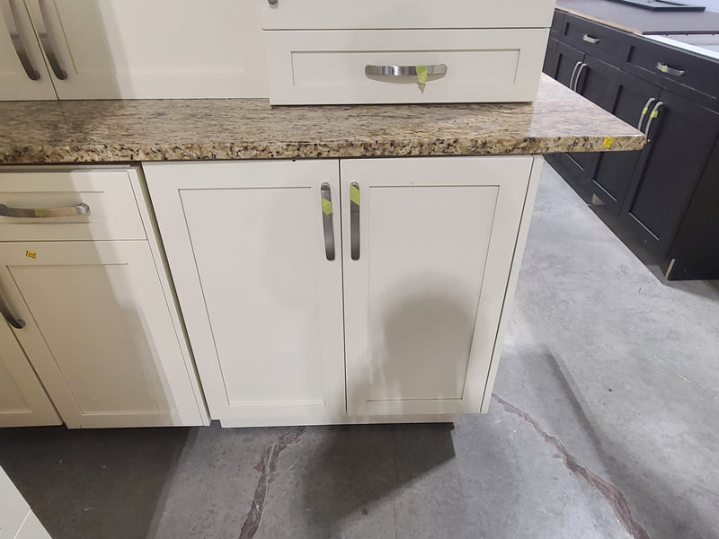 Elegant White Raised-Panel Full Kitchen Cabinet Set