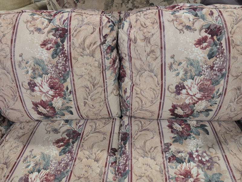 Traditional Floral Loveseat