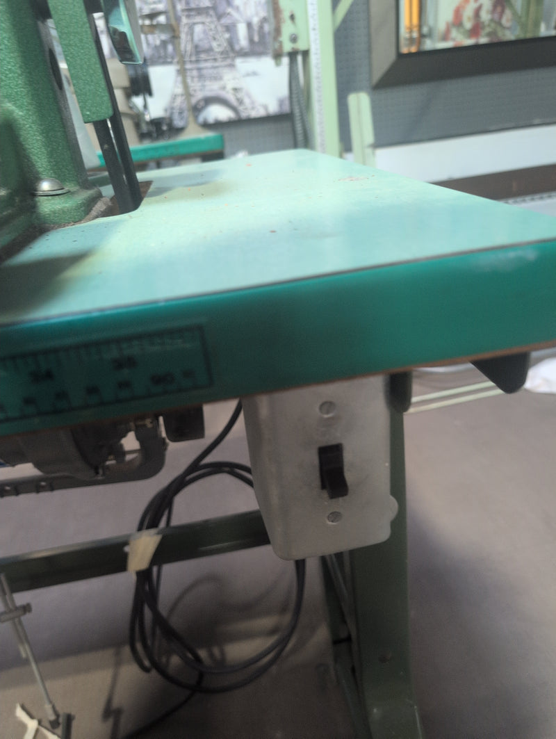 Blind Hemmer Industrial Sewing Machine with Table