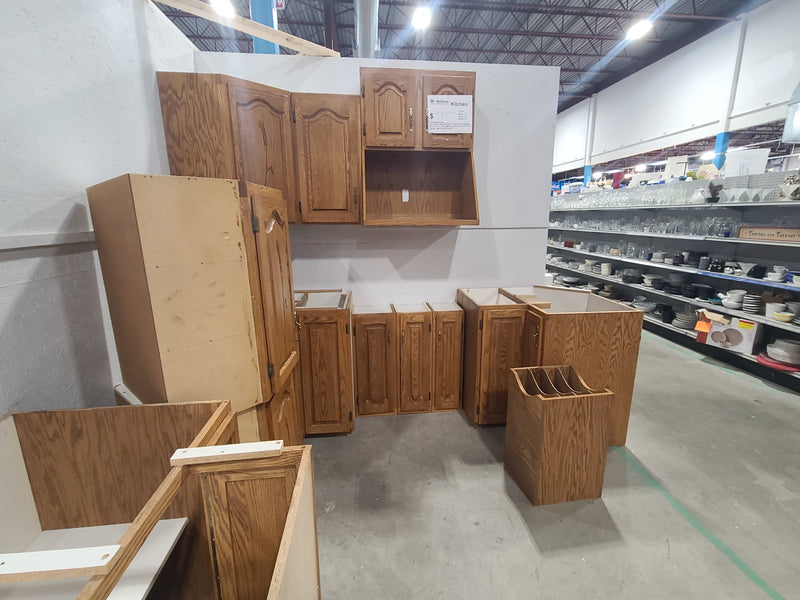 Classic Oak Raised-Panel Kitchen Cabinet Set (13 Pieces Total)
