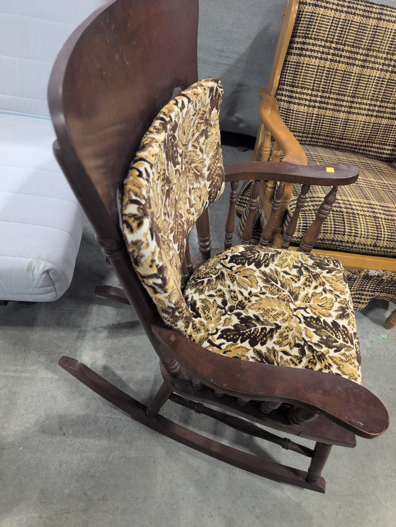 Simple Wood Rocking Chair with Fabric with Leaf Designs