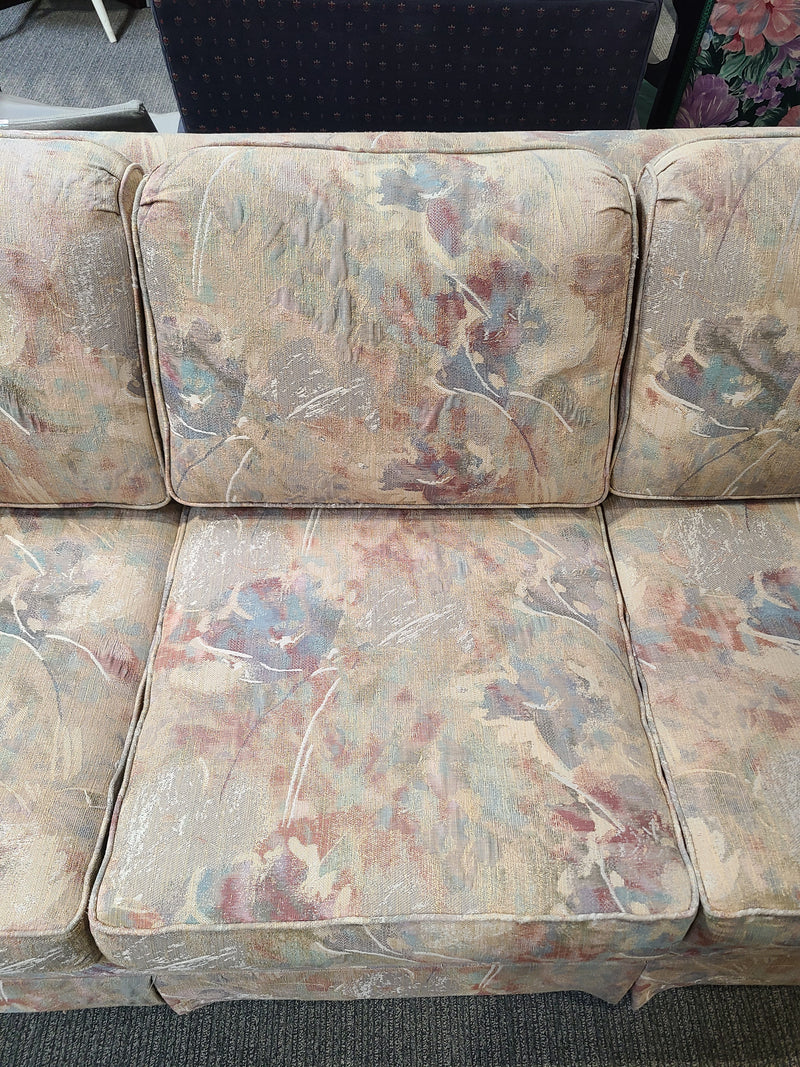 Excellent Condition Vintage-Style Floral Tapestry 3-Seater Sofa