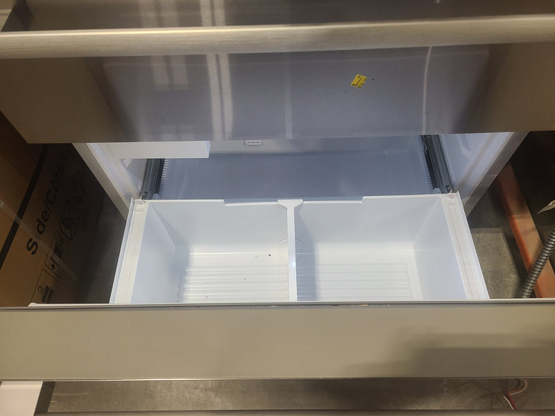 Excellent Condition New Bosch 800 Series Stainless Steel French Door Refrigerator