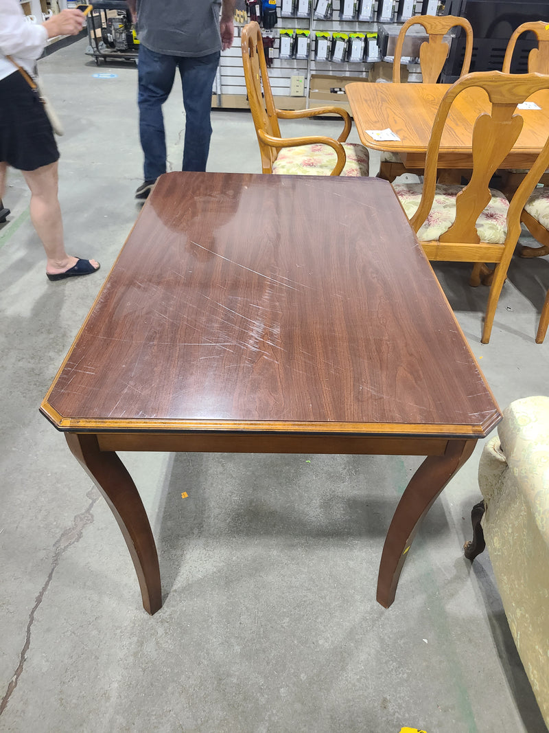 Traditional Cherry Finish Dining Table with Cabriole Legs