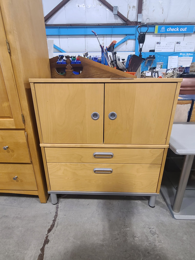 Light Wood Storage Cabinet with 2 Doors and 2 Drawers