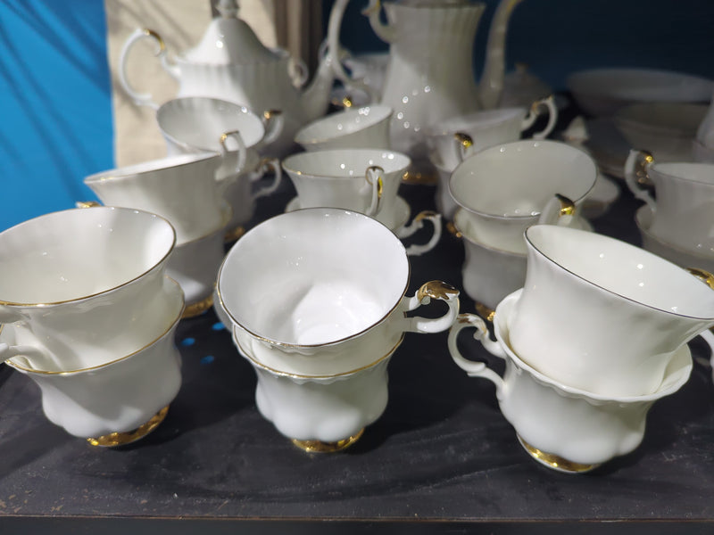 Royal Albert Val D'Or Fine Bone China (England) 105 Pieces Dinnerware Set White Original