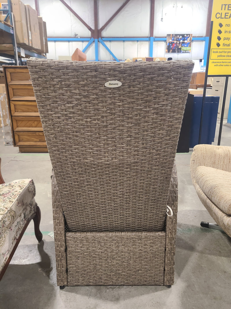 Outsunny All-Weather Wicker Outdoor Recliner Armchair with Fold-Out Side Table