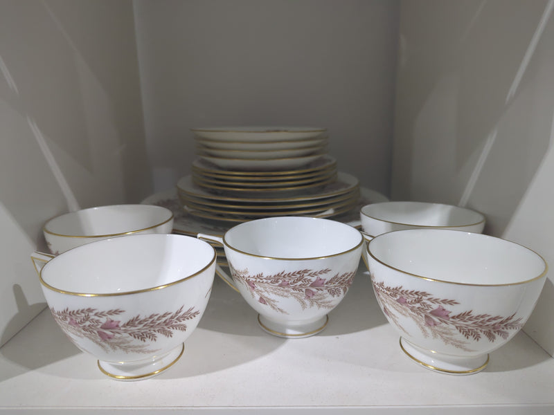 21 PC Minton Bedford Bone China Dinner + Tea Set