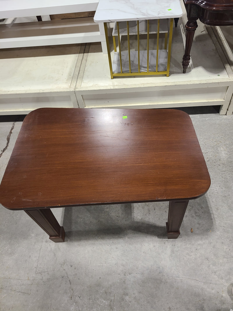 Traditional Wooden Accent Side Table with Rounded Corners