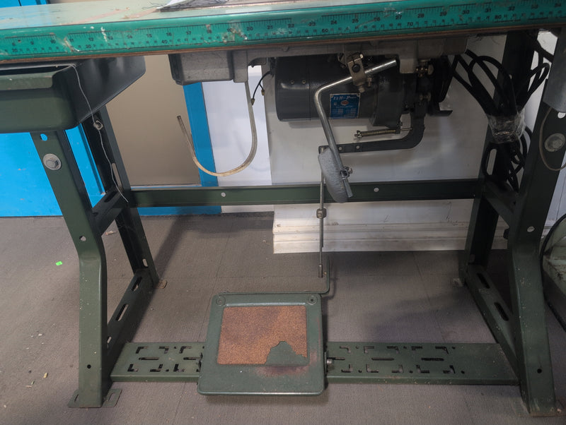 Straight Stitch Industrial Sewing Machine with Table
