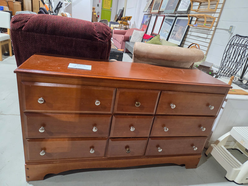 Classic 9-Drawer Solid Wood Dresser