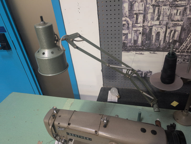 Straight Stitch Industrial Sewing Machine with Table