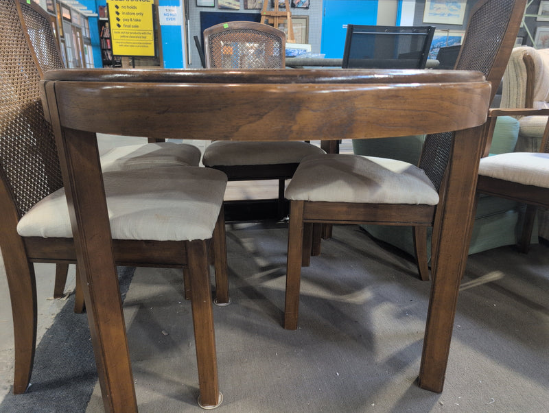 Drexel Heritage Brown Dining Table with 5 Matching Chairs