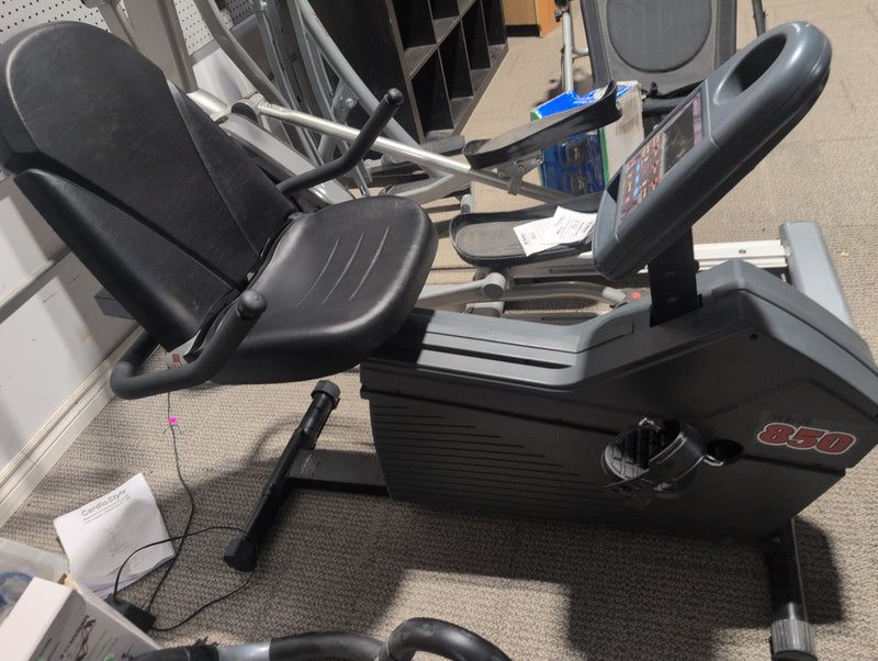 Universal Fitness MBR 850 Recumbent Exercise Bike