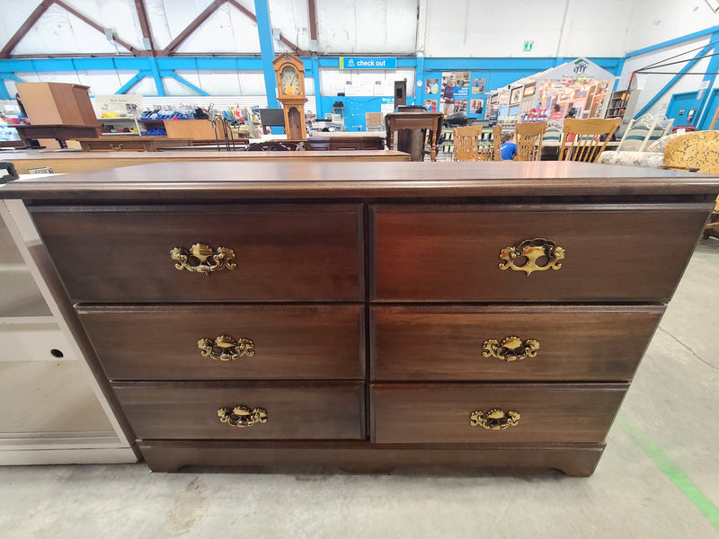 Classic Dark Wood 6-Drawer Dresser with Vintage Hardware