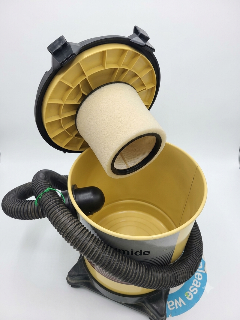 Excellent Condition Shop-Vac 4 Gallon Wet/Dry Vacuum