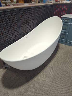 White 75" Soaker Bathtub