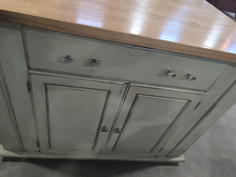 Shabby Chic Style Kitchen Island