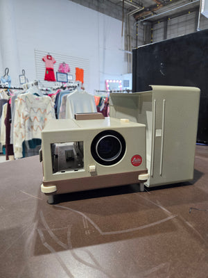 Vintage Leitz Wetzlar Pradovit 35mm Slide Projector Multimedia Bundle