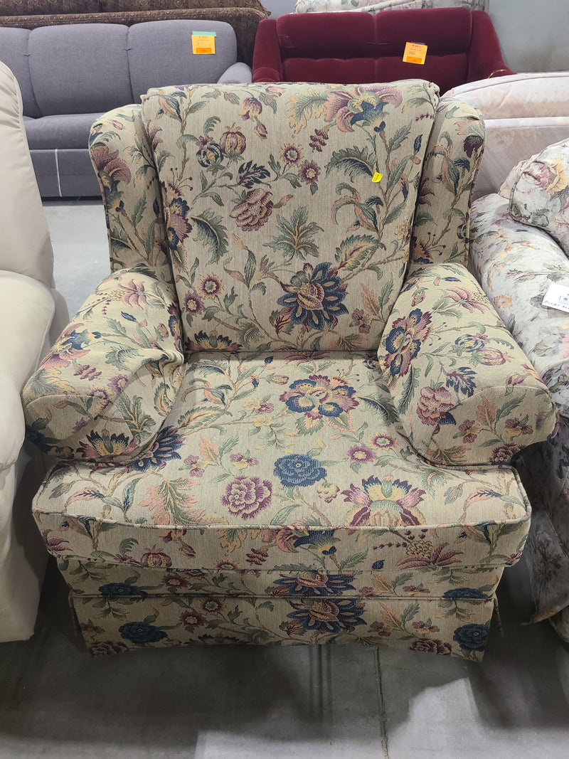 Traditional Tapestry Upholstered Armchair – Floral & Botanical Motif