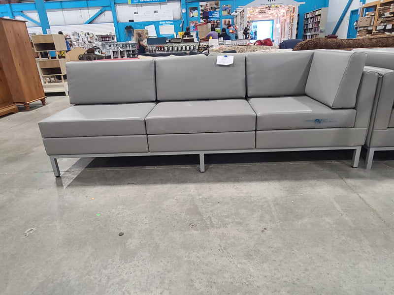 Modern Grey 3-Seat Sectional Sofa with Right-Hand Armrest