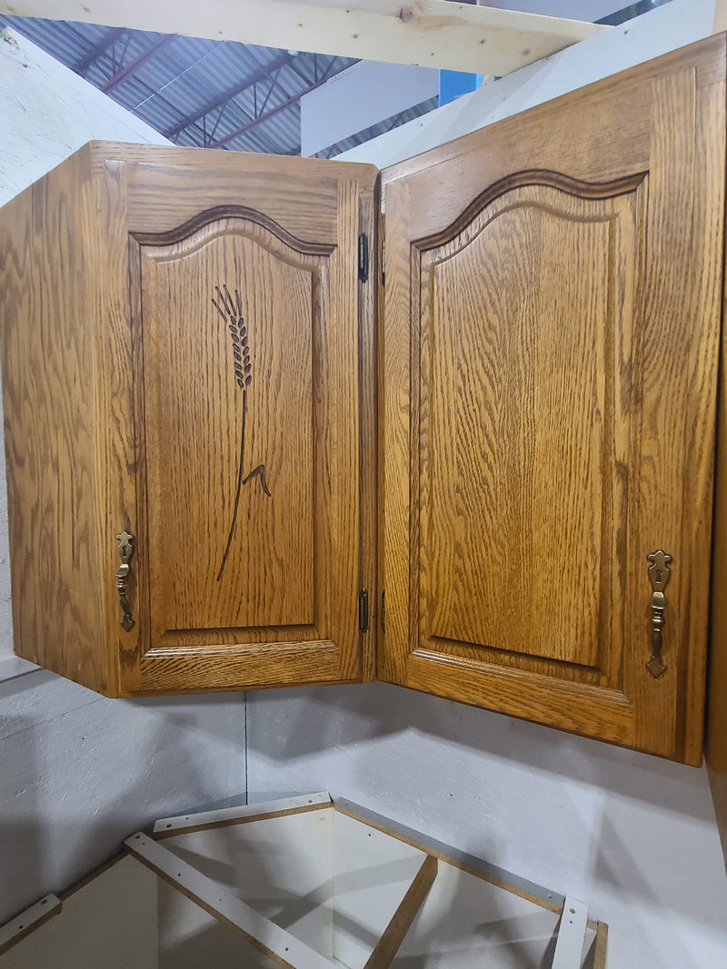 Classic Oak Raised-Panel Kitchen Cabinet Set (13 Pieces Total)
