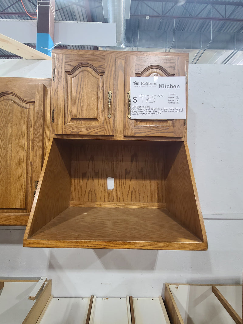 Classic Oak Raised-Panel Kitchen Cabinet Set (13 Pieces Total)