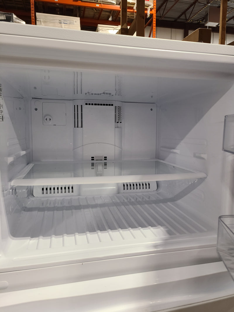 LG Top-Freezer Refrigerator in White